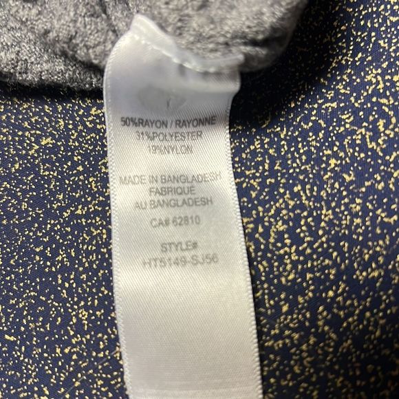 Ricki’s Sweater with shoulder laced - Picture 10 of 10